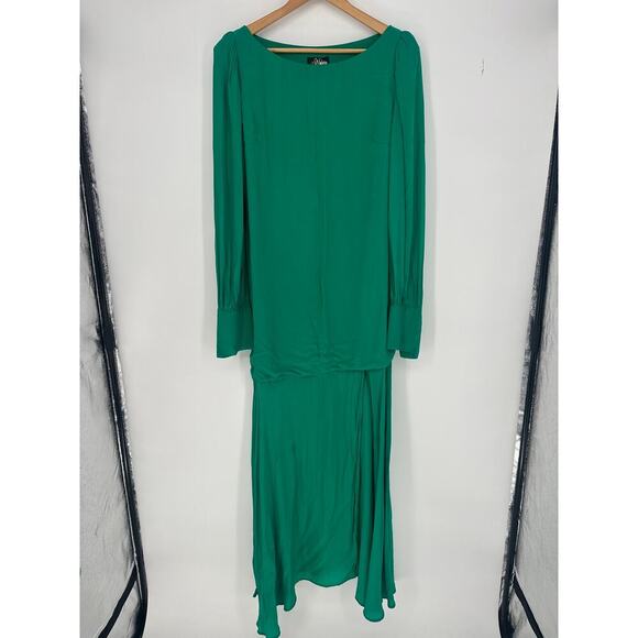 De La Vali Presley Gown in Kelly Green - Picture 3 of 9